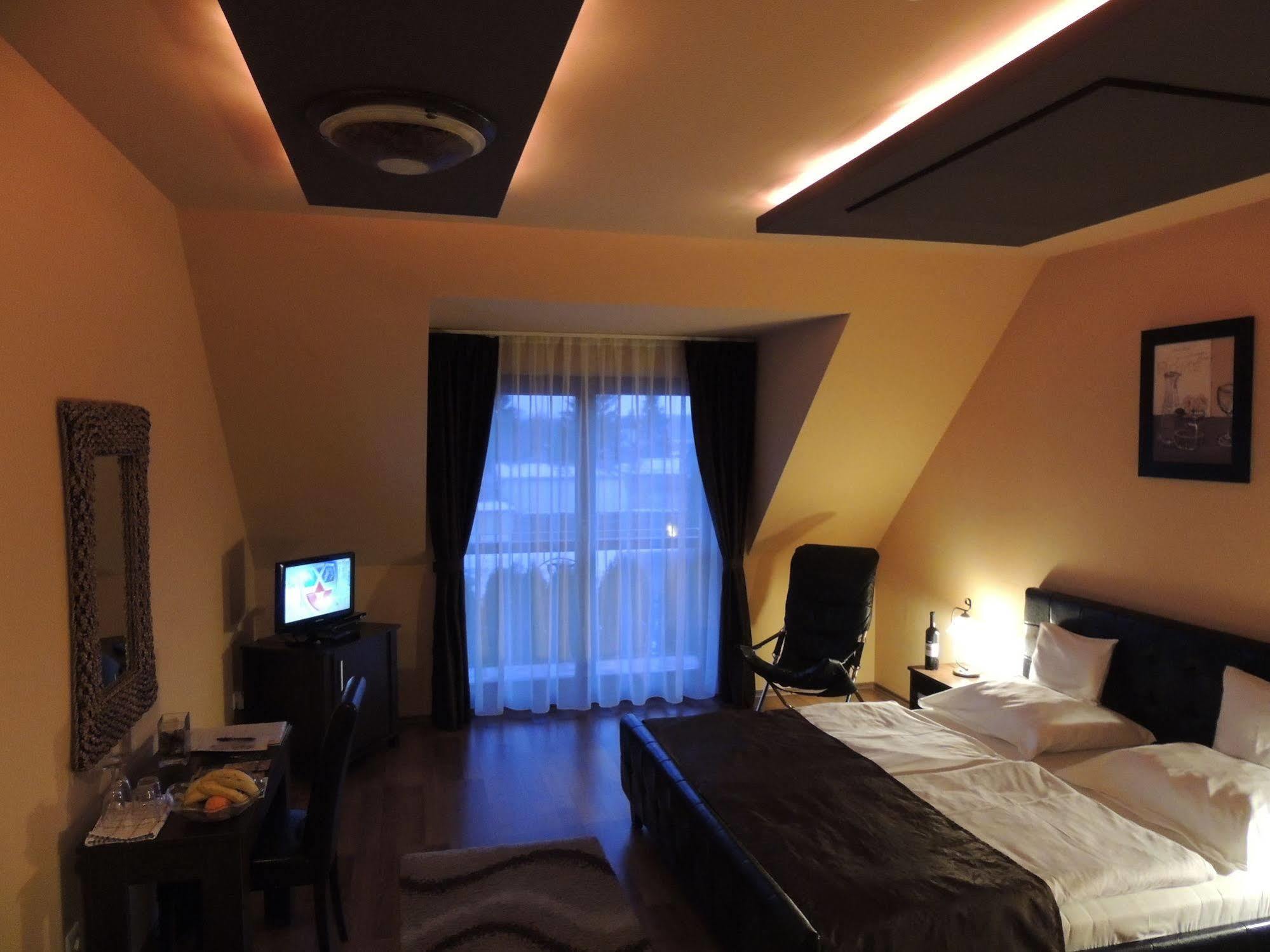 Bajor Panzio Buek-Buekfuerdo, Adults Friendly 12 Plus エクステリア 写真